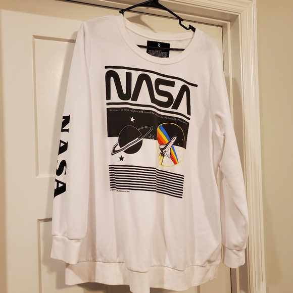 torrid Tops - 2/$60 🔷️ Super soft Nasa size 3 torrid sweatshirt
